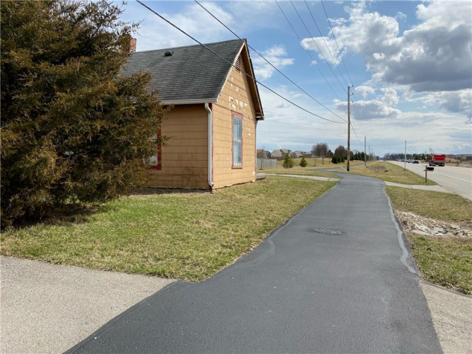 Listing Image 11
