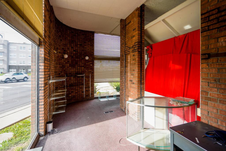 Listing Image 8