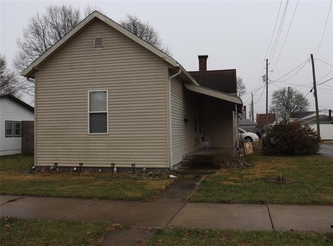 233 E Pennsylvania Street Shelbyville, IN 46176 | MLS 21898600