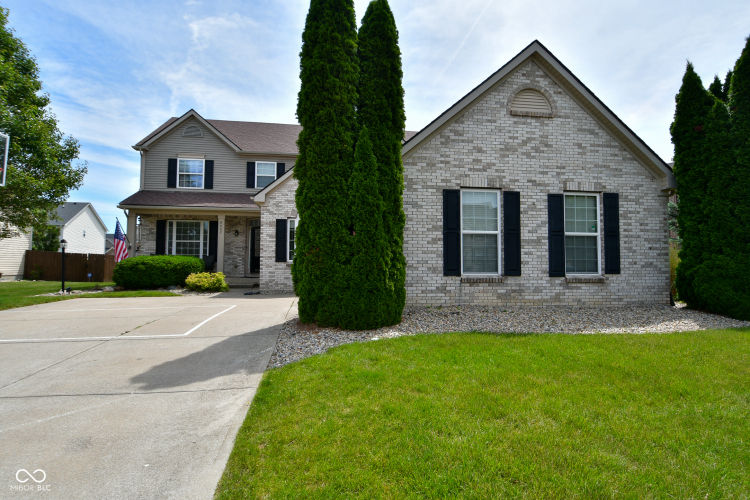 8667 N Autumnview Drive McCordsville, IN 46055 | MLS 21902414