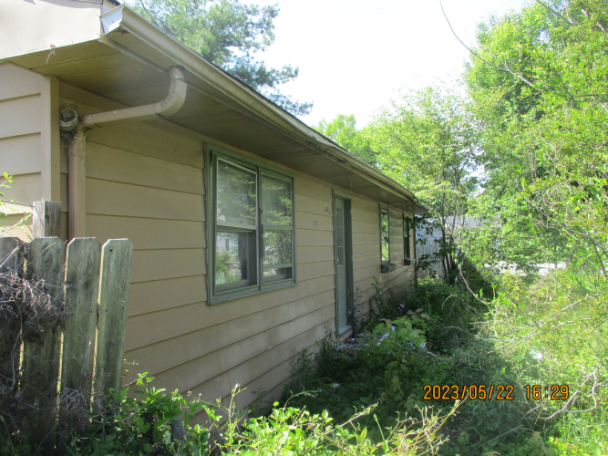 6854 N Maple Street Freetown IN 47235 (House For Sale) MLS 21922621