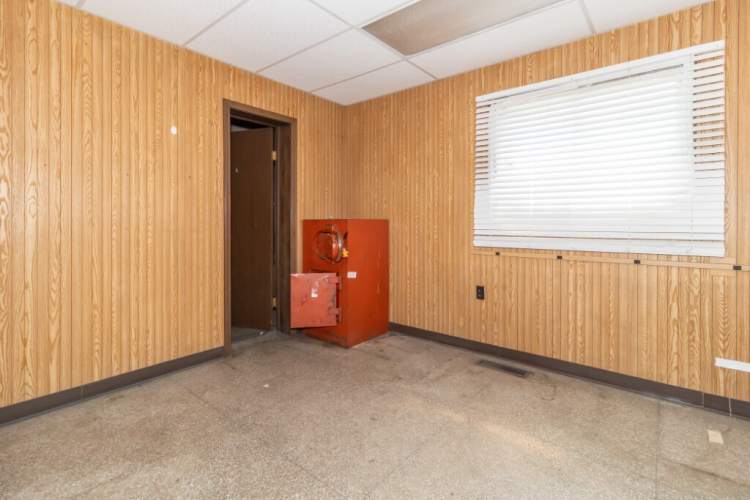 Listing Image 13