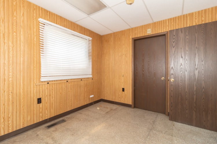 Listing Image 14