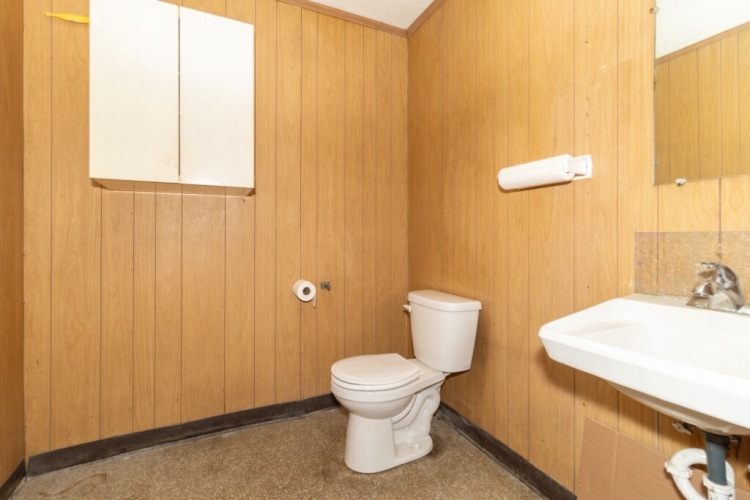 Listing Image 16