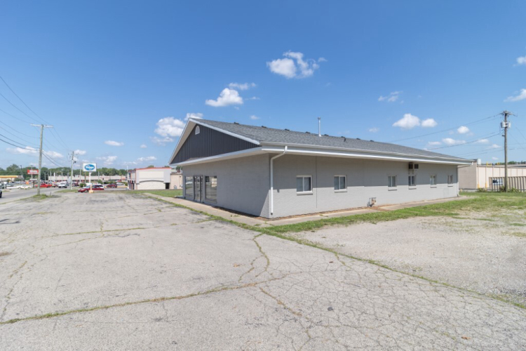 Listing Image 40
