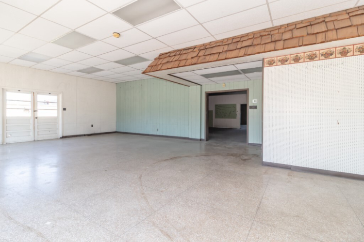 Listing Image 9