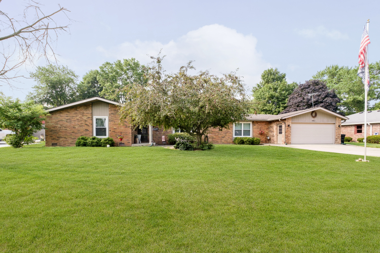 4013  Colonial Drive Anderson, IN 46012 | MLS 21932576