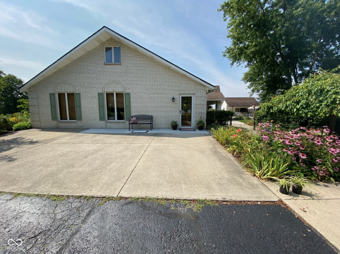 Listing Image 9