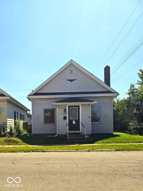 221 W Franklin Street Hartford City, IN 47348 | MLS 21943960