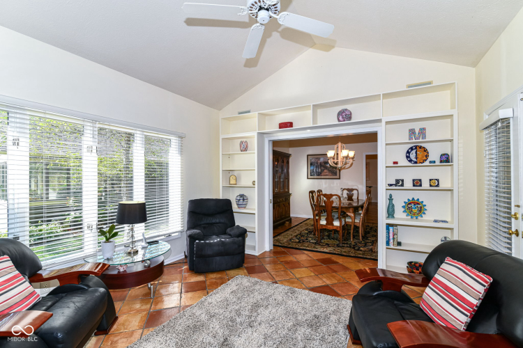 Listing Image 16