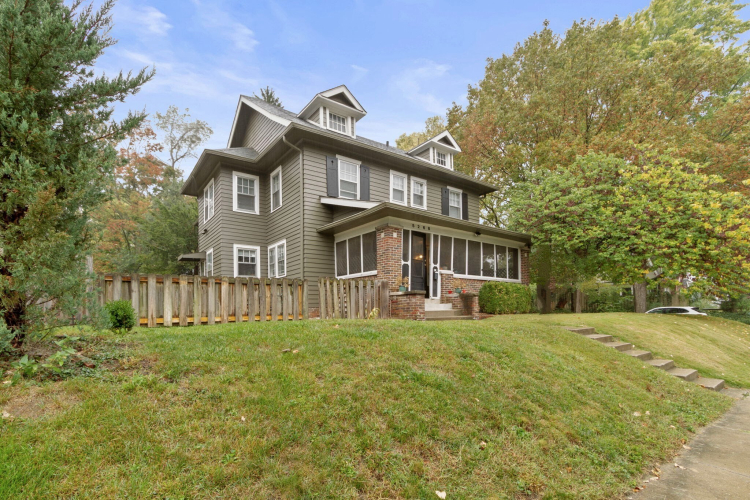 539 E 53rd Street Indianapolis IN 46220 (House For Sale) MLS 21947440