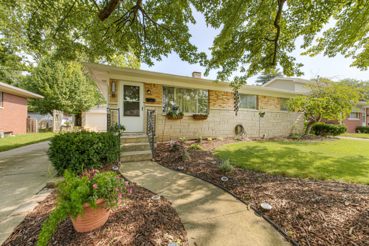 5522  Meadowood Drive Indianapolis, IN 46224 | MLS 21948668