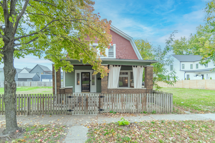 1434 E 10th Street Indianapolis, IN 46201 | MLS 21948889