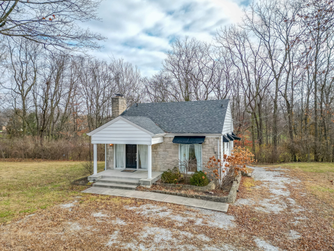 2163 S State Road 135  Greenwood, IN 46143 | MLS 21949574