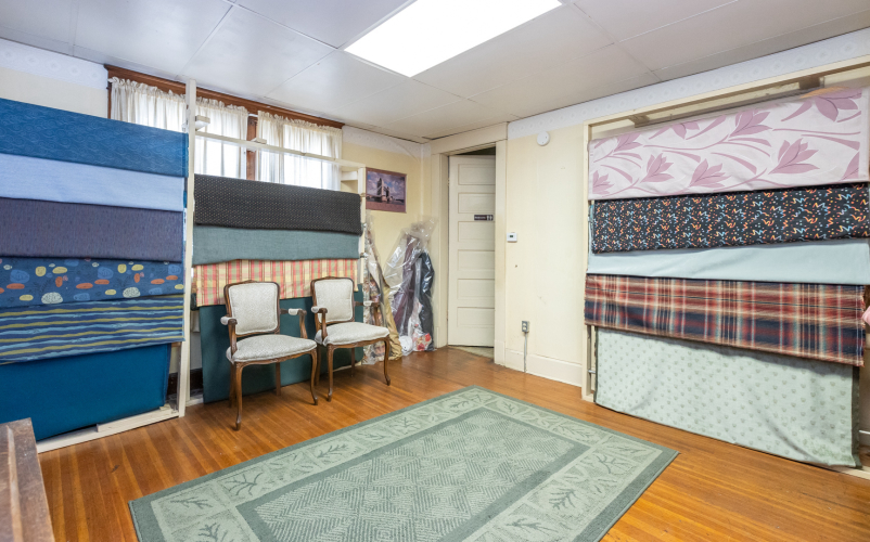 Listing Image 12