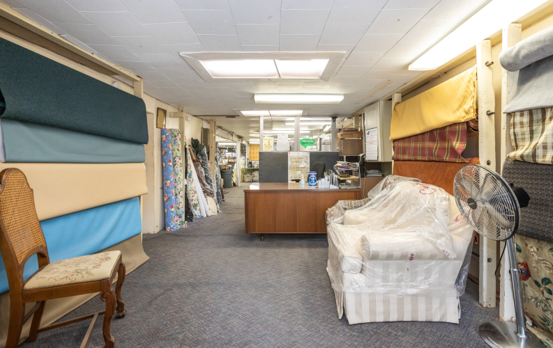 Listing Image 10