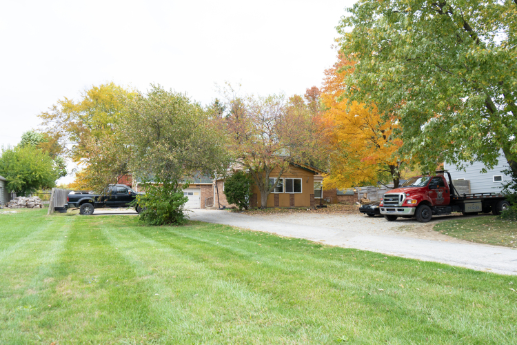 3376 W Smith Valley Road Greenwood, IN 46142 | MLS 21950330