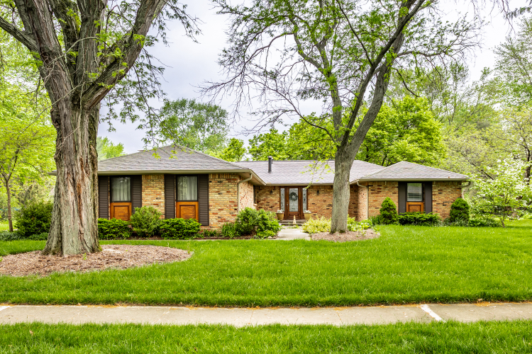 1252  Darby Lane Indianapolis, IN 46260 | MLS 21952359