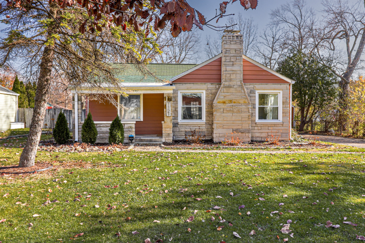 1121  Edgewood Drive Indianapolis, IN 46219 | MLS 21955086