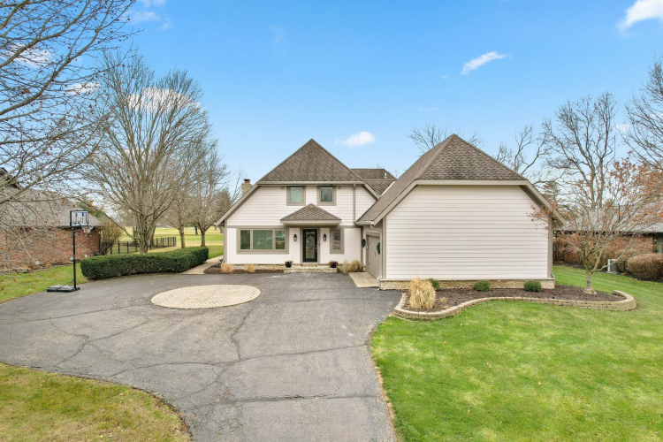 3085  Golfview Drive Greenwood, IN 46143 | MLS 21957471