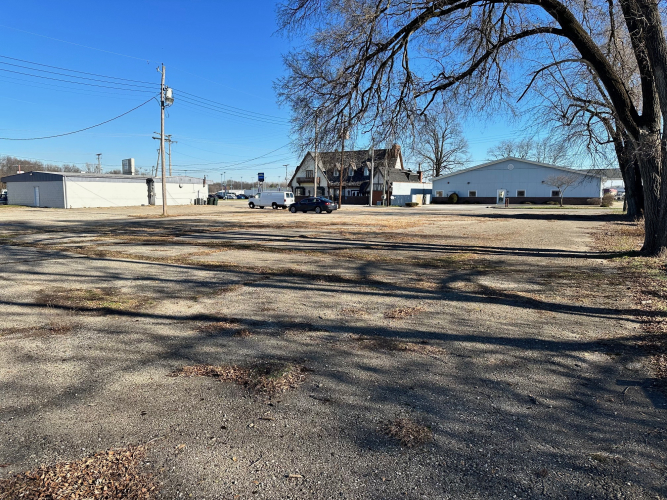 Listing Image 4