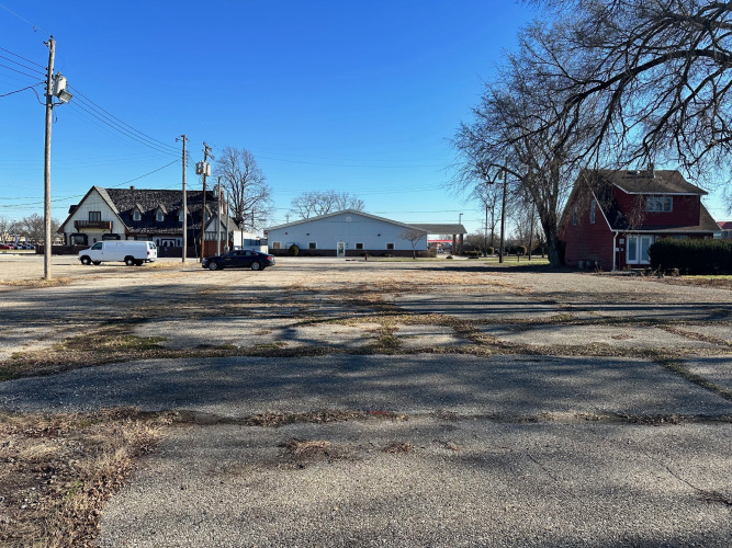 Listing Image 5