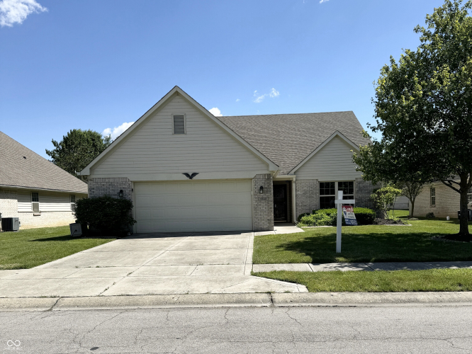 1540  Stonewall Drive Greenfield, IN 46140 | MLS 21961339