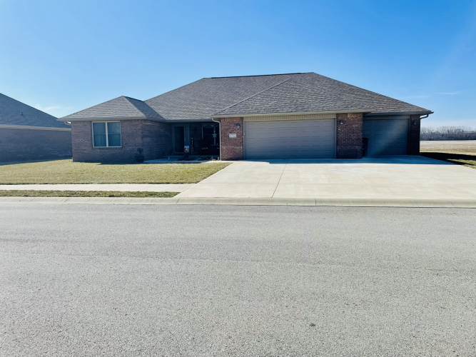 1732  Bell Ford Drive Seymour, IN 47274 | MLS 21963554