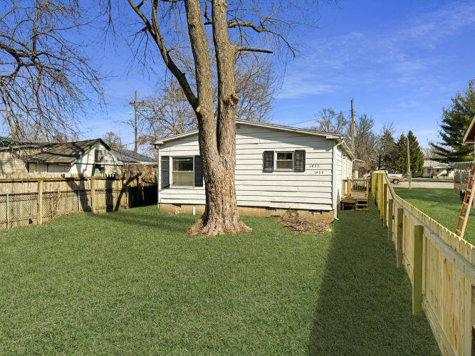 1933  Hendricks Street Terre Haute, IN 47804 | MLS 21963981