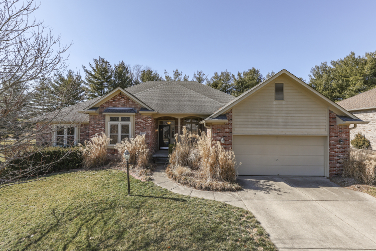 924  Silver Valley Circle Greenwood, IN 46142 | MLS 21964720