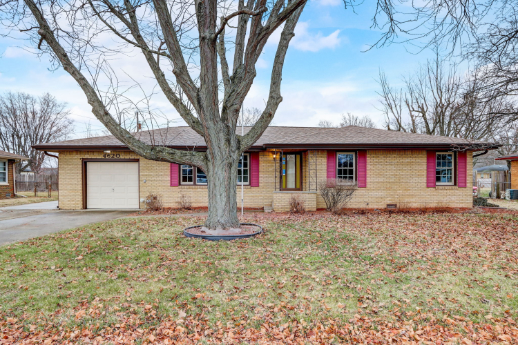 4620  Southview Drive Anderson, IN 46013 | MLS 21965429