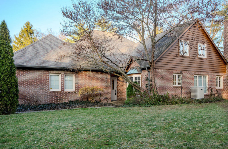 1989  Oldfields Circle Indianapolis, IN 46228 | MLS 21965822