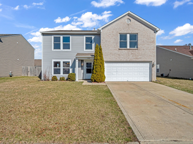 766  Hickory Pine Drive Whiteland, IN 46184 | MLS 21966153