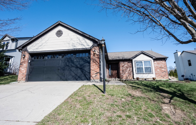 9652  Overcrest Drive Fishers, IN 46037 | MLS 21967978