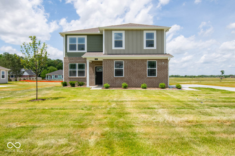 3792 S Village Row New Palestine, IN 46163 | MLS 21968227