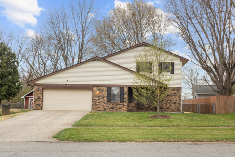 4540 S Lynhurst Drive Indianapolis, IN 46221 | MLS 21969301