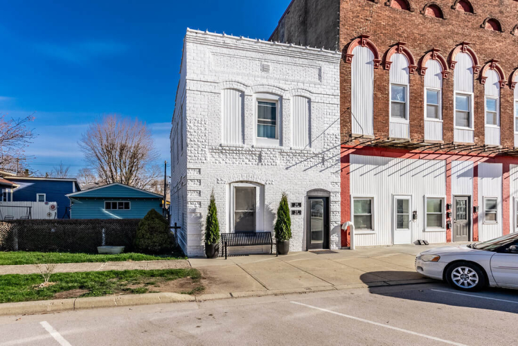 112 W Main Street Thorntown IN 46071 (House For Sale) MLS 21969763