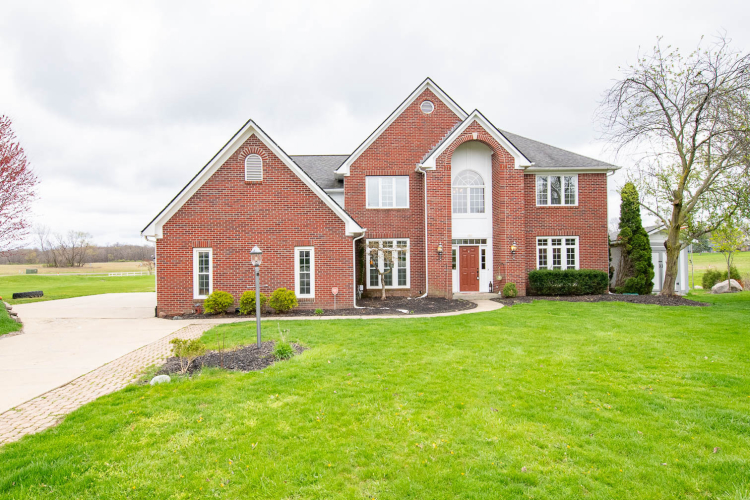350  Pebble Brook Circle Noblesville, IN 46062 | MLS 21971137