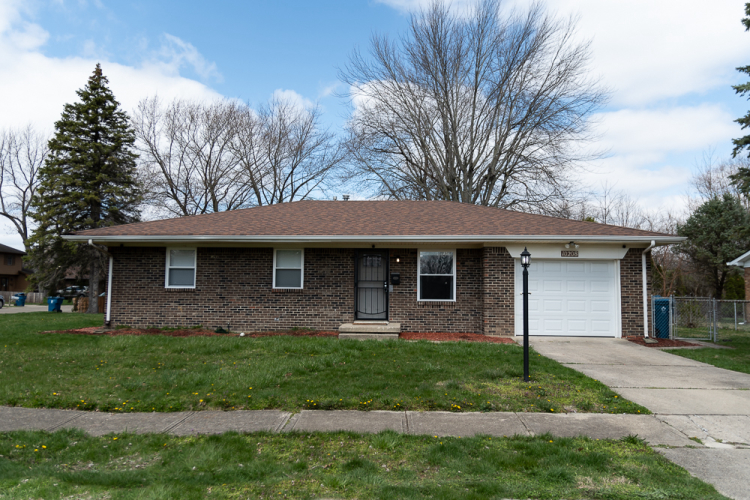 10208  Shallowbrook Court Indianapolis, IN 46229 | MLS 21971293