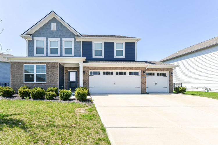 9710  Sonnette Circle Fishers, IN 46040 | MLS 21971925