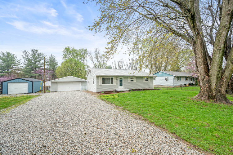 4695  Old Smith Valley Road Greenwood, IN 46143 | MLS 21972833