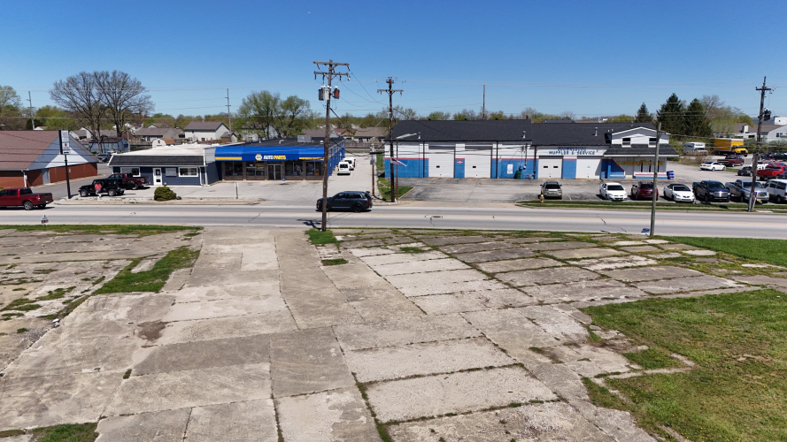 Listing Image 11