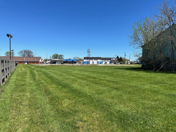 Listing Image 4