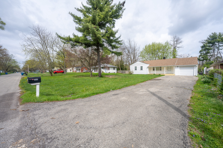 1940 W Coil Street Indianapolis, IN 46260 | MLS 21973496