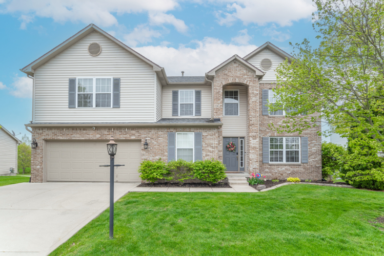 8311  Thorn Bend Drive Indianapolis, IN 46278 | MLS 21973524