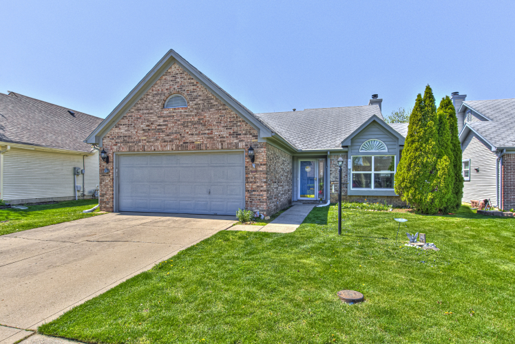 7832  Harcourt Springs Drive Indianapolis, IN 46260 | MLS 21974553