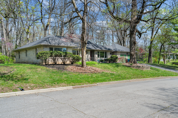 142  Bow Lane Indianapolis, IN 46220 | MLS 21974667