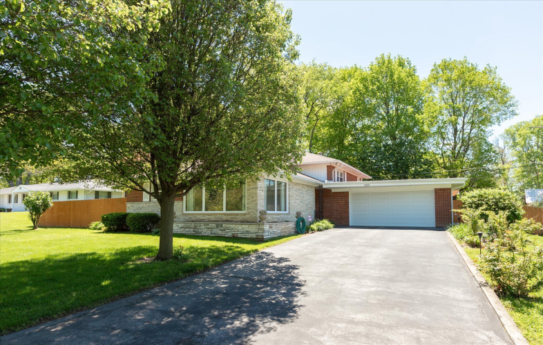 3345  Hillcrest Drive Indianapolis, IN 46227 | MLS 21975401