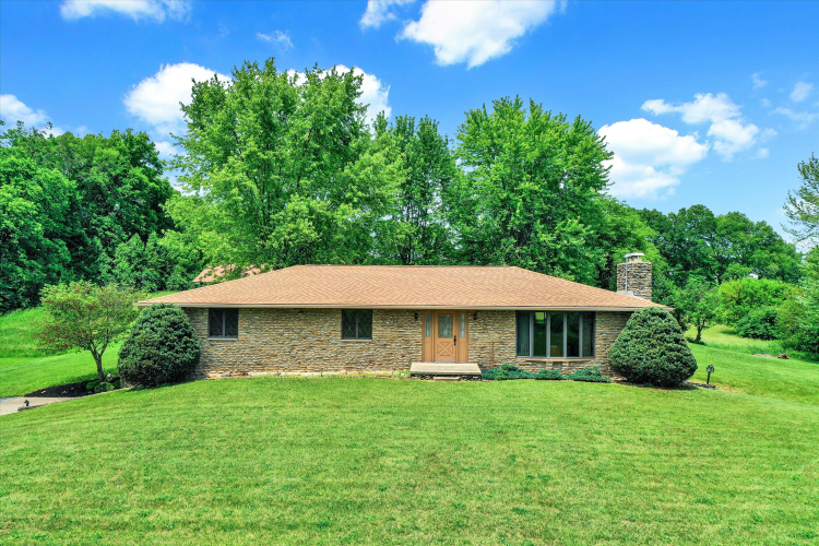 1366 W County Line Road Indianapolis, IN 46217 | MLS 21975433