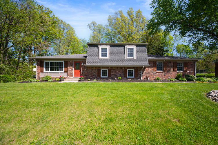 8553  Thornhill Drive Indianapolis, IN 46256 | MLS 21975686